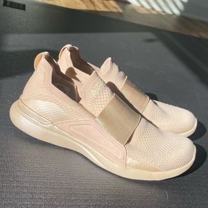 APL TECHLOOM BLISS Shoe Women’s 7.5 Champagne